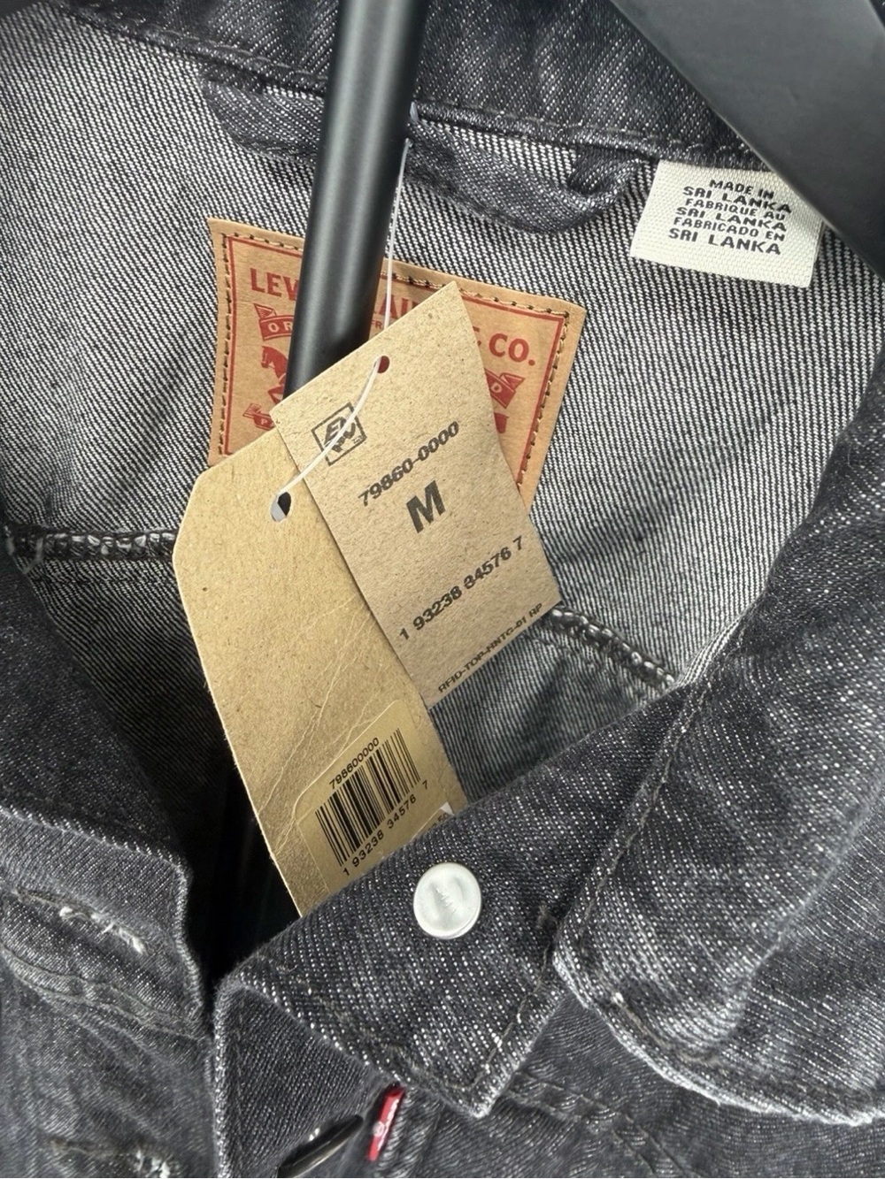 Levi's Ex-Boyfriend Fringe Trucker Denim Jacket Women’s Size M NWT - Picture 15 of 16